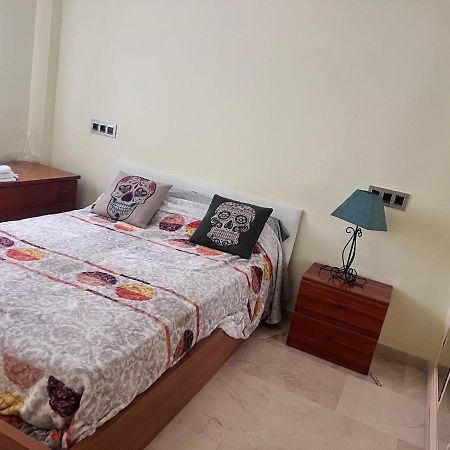 그라나다 Casa Ideal Familias Y Grupos Con Balcones Exterior Soleada Patios Cerca Alhambra, Sierra Nevada, Rio Genil, Lancha Del Genil, Parque Llano Y Reloj Del Sol Con Barbacoas, Campo De Futbol, Circuito Gimnasia 아파트 외부 사진