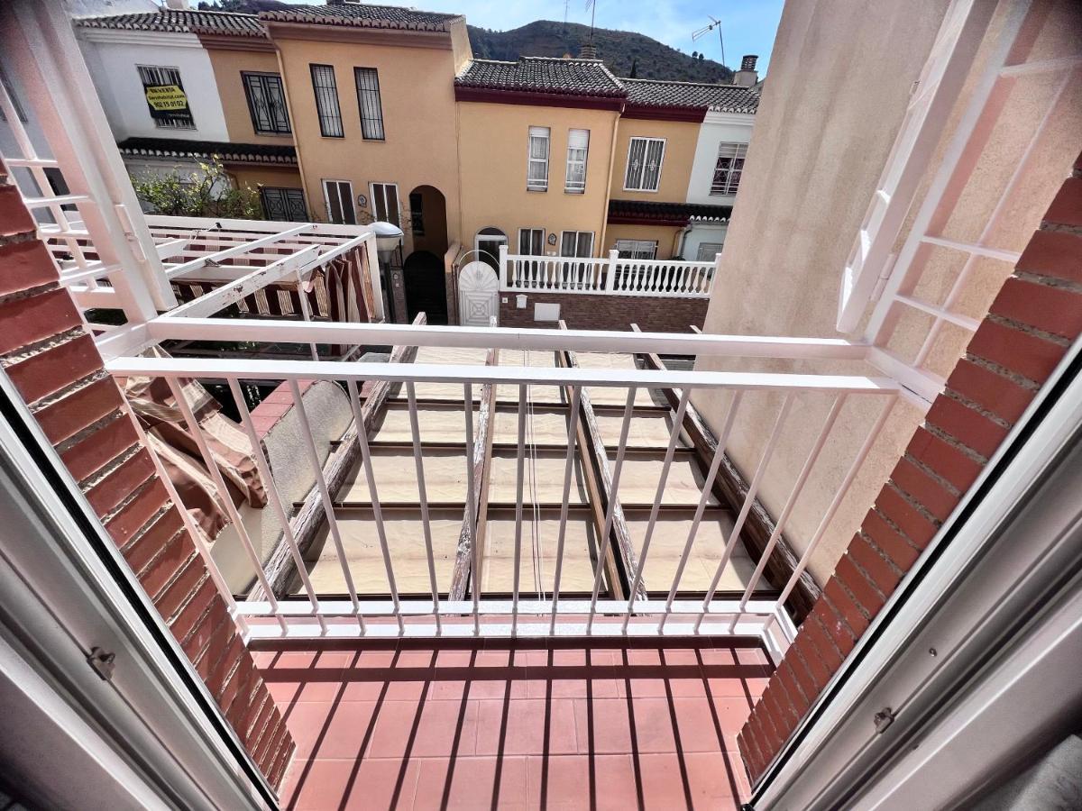 그라나다 Casa Ideal Familias Y Grupos Con Balcones Exterior Soleada Patios Cerca Alhambra, Sierra Nevada, Rio Genil, Lancha Del Genil, Parque Llano Y Reloj Del Sol Con Barbacoas, Campo De Futbol, Circuito Gimnasia 아파트 외부 사진