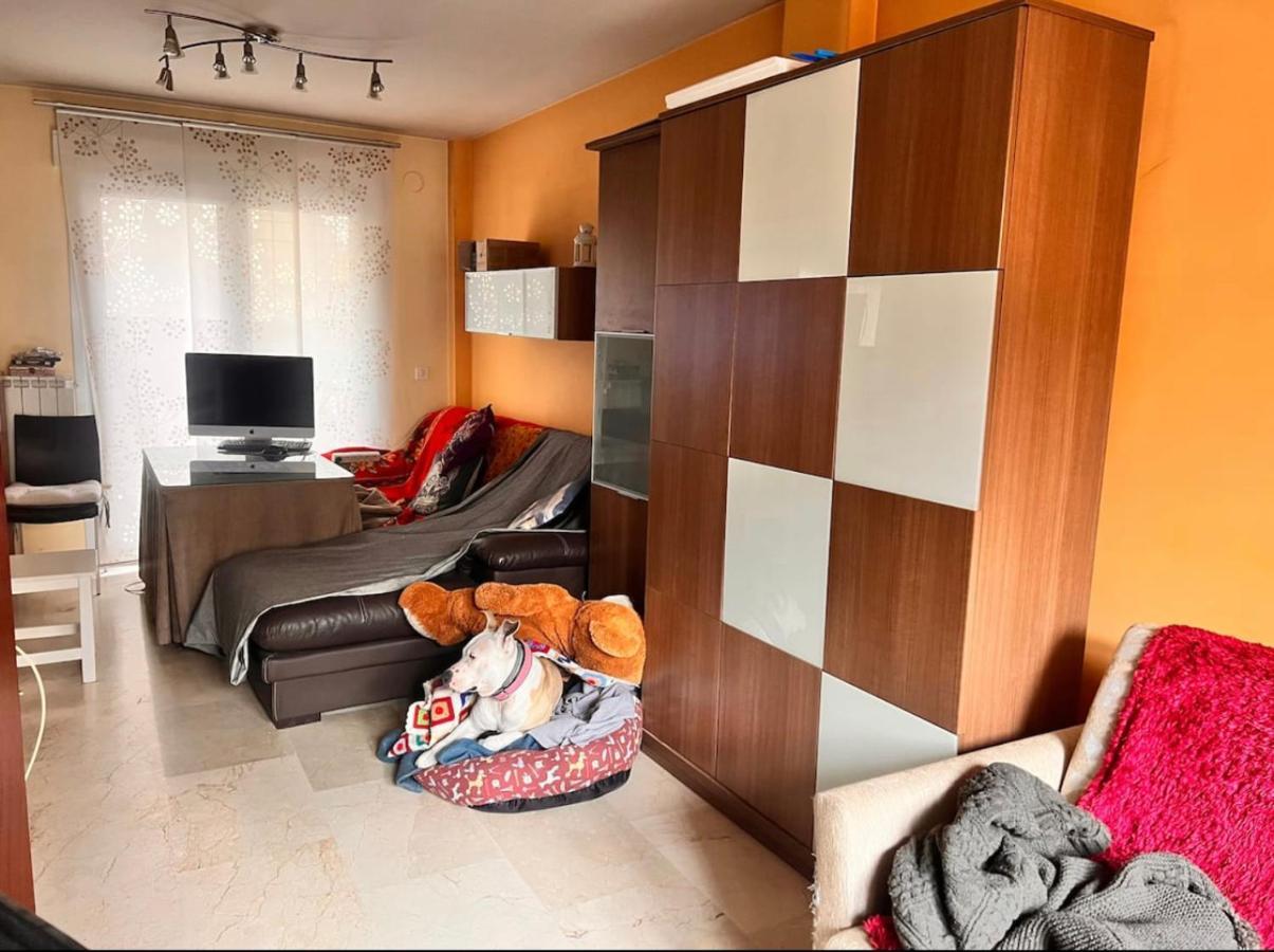 그라나다 Casa Ideal Familias Y Grupos Con Balcones Exterior Soleada Patios Cerca Alhambra, Sierra Nevada, Rio Genil, Lancha Del Genil, Parque Llano Y Reloj Del Sol Con Barbacoas, Campo De Futbol, Circuito Gimnasia 아파트 외부 사진