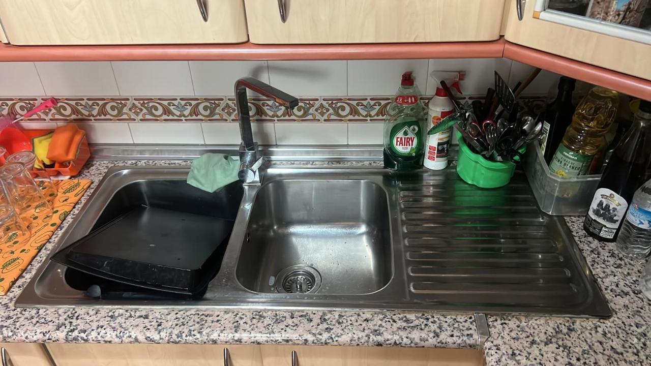 그라나다 Casa Ideal Familias Y Grupos Con Balcones Exterior Soleada Patios Cerca Alhambra, Sierra Nevada, Rio Genil, Lancha Del Genil, Parque Llano Y Reloj Del Sol Con Barbacoas, Campo De Futbol, Circuito Gimnasia 아파트 외부 사진