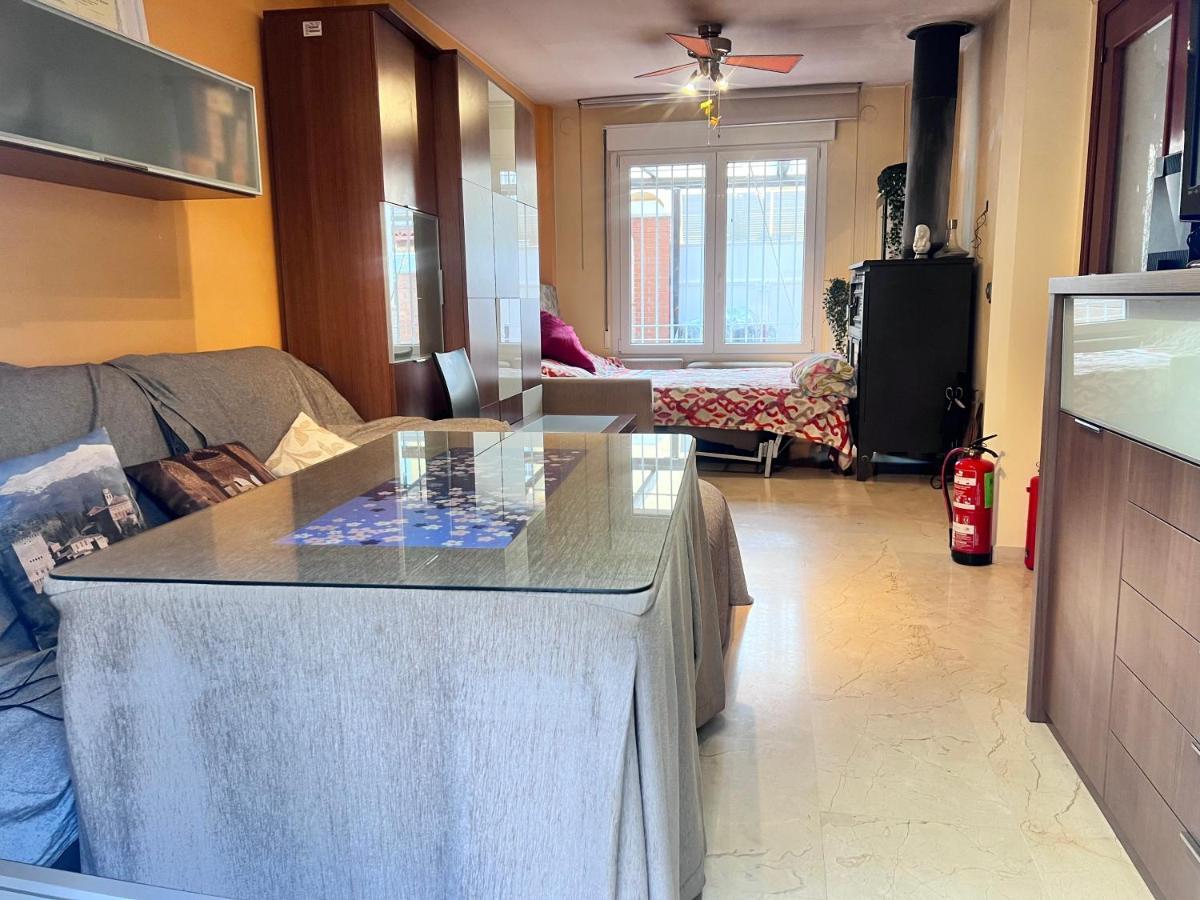 그라나다 Casa Ideal Familias Y Grupos Con Balcones Exterior Soleada Patios Cerca Alhambra, Sierra Nevada, Rio Genil, Lancha Del Genil, Parque Llano Y Reloj Del Sol Con Barbacoas, Campo De Futbol, Circuito Gimnasia 아파트 외부 사진