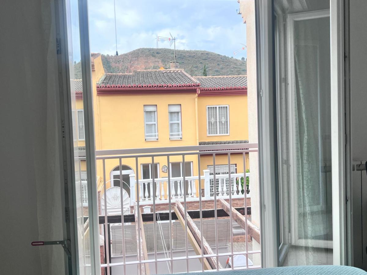 그라나다 Casa Ideal Familias Y Grupos Con Balcones Exterior Soleada Patios Cerca Alhambra, Sierra Nevada, Rio Genil, Lancha Del Genil, Parque Llano Y Reloj Del Sol Con Barbacoas, Campo De Futbol, Circuito Gimnasia 아파트 외부 사진