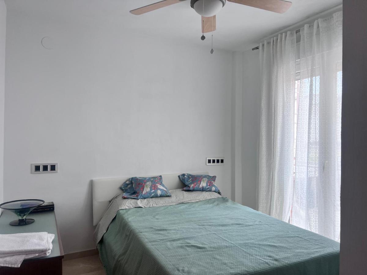 그라나다 Casa Ideal Familias Y Grupos Con Balcones Exterior Soleada Patios Cerca Alhambra, Sierra Nevada, Rio Genil, Lancha Del Genil, Parque Llano Y Reloj Del Sol Con Barbacoas, Campo De Futbol, Circuito Gimnasia 아파트 외부 사진