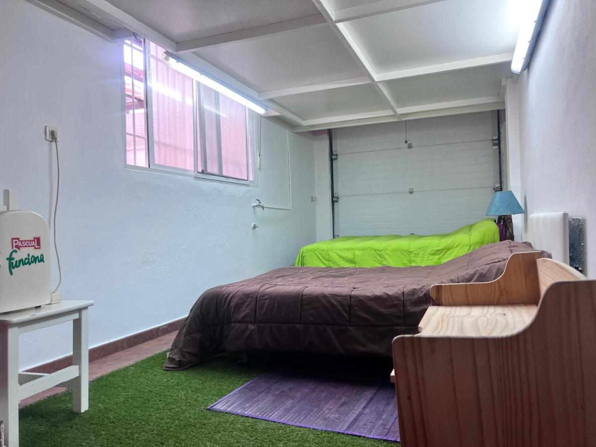 그라나다 Casa Ideal Familias Y Grupos Con Balcones Exterior Soleada Patios Cerca Alhambra, Sierra Nevada, Rio Genil, Lancha Del Genil, Parque Llano Y Reloj Del Sol Con Barbacoas, Campo De Futbol, Circuito Gimnasia 아파트 외부 사진