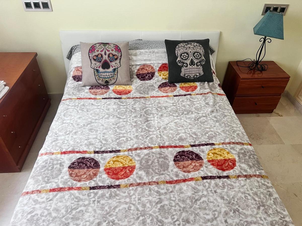 그라나다 Casa Ideal Familias Y Grupos Con Balcones Exterior Soleada Patios Cerca Alhambra, Sierra Nevada, Rio Genil, Lancha Del Genil, Parque Llano Y Reloj Del Sol Con Barbacoas, Campo De Futbol, Circuito Gimnasia 아파트 외부 사진