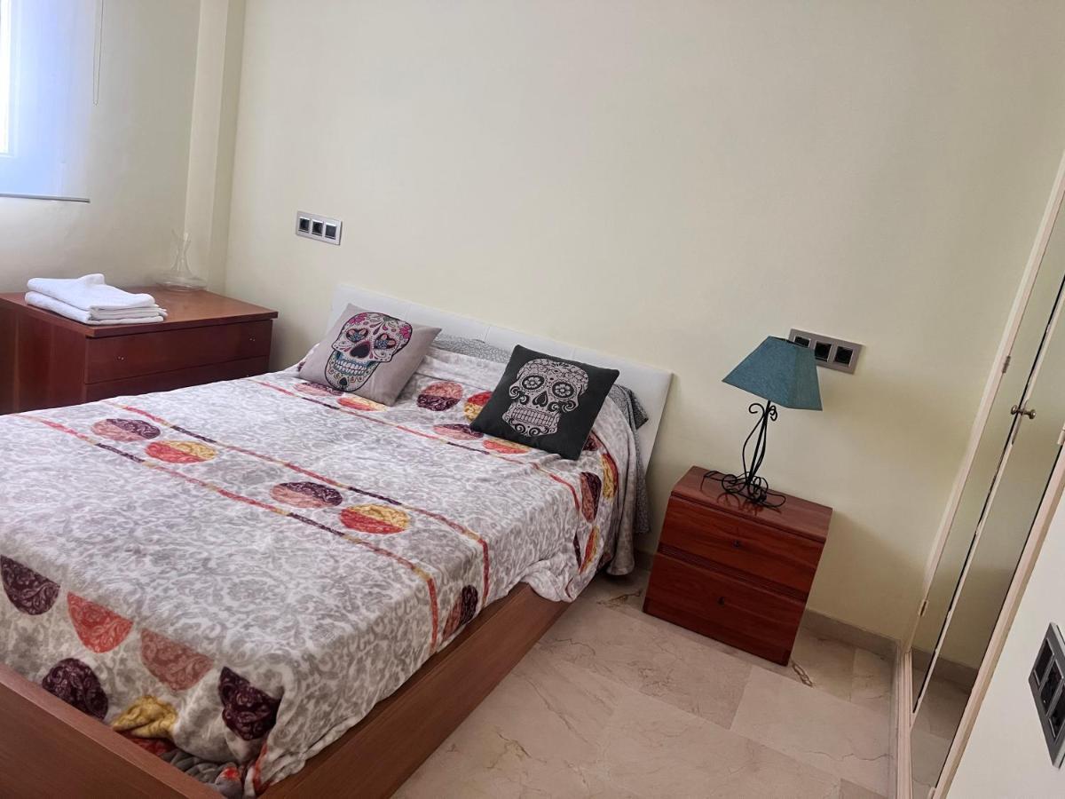 그라나다 Casa Ideal Familias Y Grupos Con Balcones Exterior Soleada Patios Cerca Alhambra, Sierra Nevada, Rio Genil, Lancha Del Genil, Parque Llano Y Reloj Del Sol Con Barbacoas, Campo De Futbol, Circuito Gimnasia 아파트 외부 사진