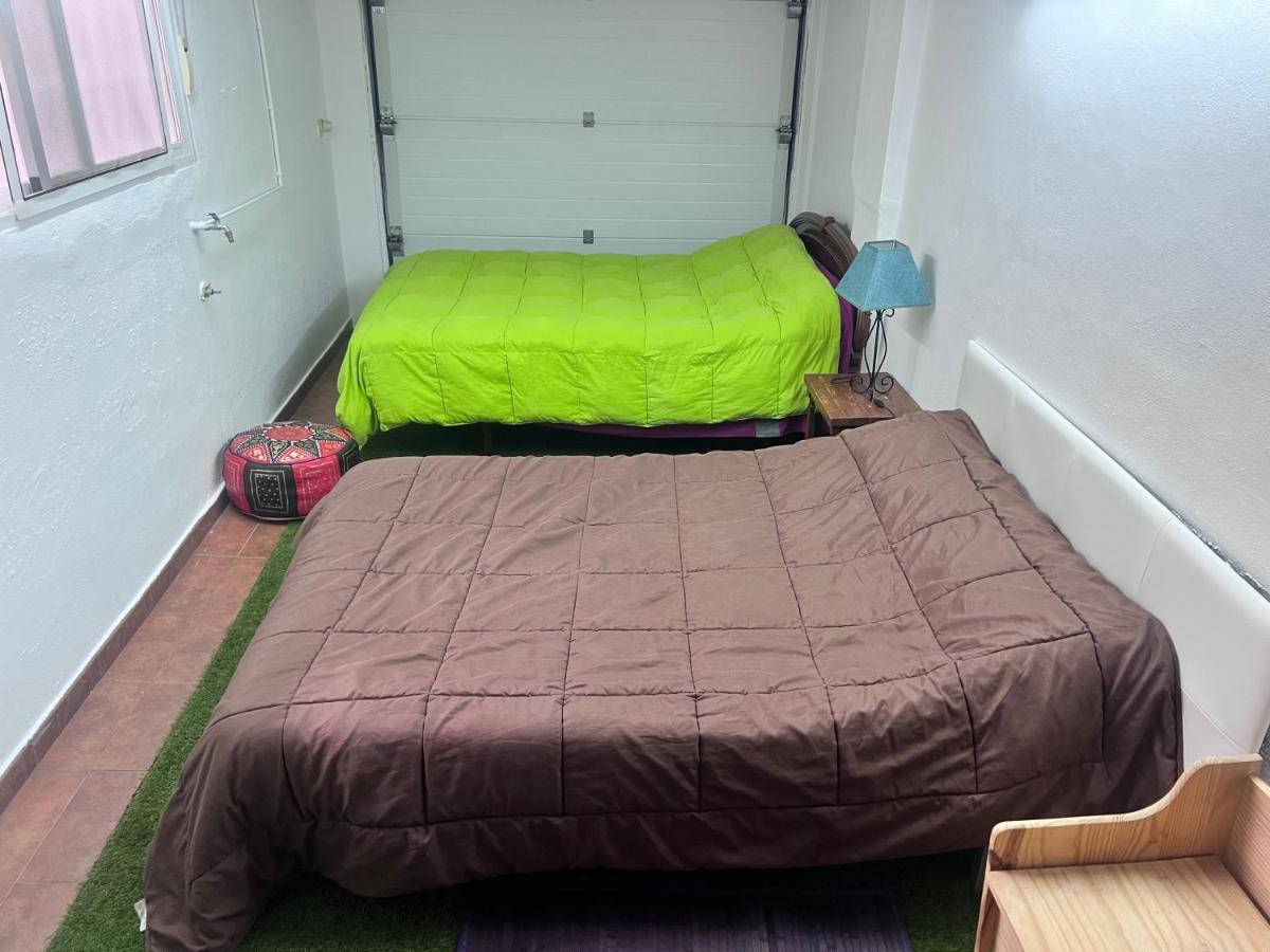 그라나다 Casa Ideal Familias Y Grupos Con Balcones Exterior Soleada Patios Cerca Alhambra, Sierra Nevada, Rio Genil, Lancha Del Genil, Parque Llano Y Reloj Del Sol Con Barbacoas, Campo De Futbol, Circuito Gimnasia 아파트 외부 사진