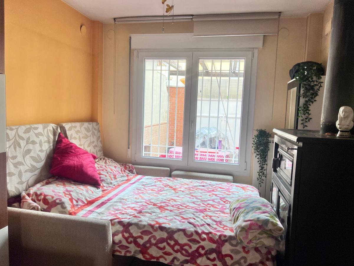 그라나다 Casa Ideal Familias Y Grupos Con Balcones Exterior Soleada Patios Cerca Alhambra, Sierra Nevada, Rio Genil, Lancha Del Genil, Parque Llano Y Reloj Del Sol Con Barbacoas, Campo De Futbol, Circuito Gimnasia 아파트 외부 사진