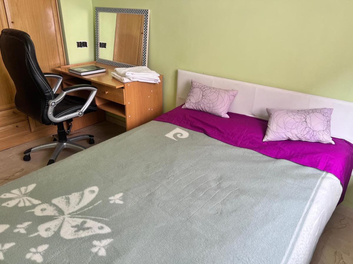 그라나다 Casa Ideal Familias Y Grupos Con Balcones Exterior Soleada Patios Cerca Alhambra, Sierra Nevada, Rio Genil, Lancha Del Genil, Parque Llano Y Reloj Del Sol Con Barbacoas, Campo De Futbol, Circuito Gimnasia 아파트 외부 사진