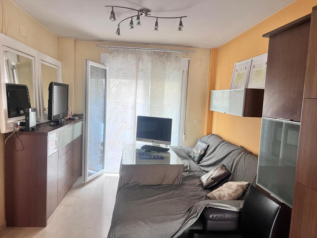 그라나다 Casa Ideal Familias Y Grupos Con Balcones Exterior Soleada Patios Cerca Alhambra, Sierra Nevada, Rio Genil, Lancha Del Genil, Parque Llano Y Reloj Del Sol Con Barbacoas, Campo De Futbol, Circuito Gimnasia 아파트 외부 사진