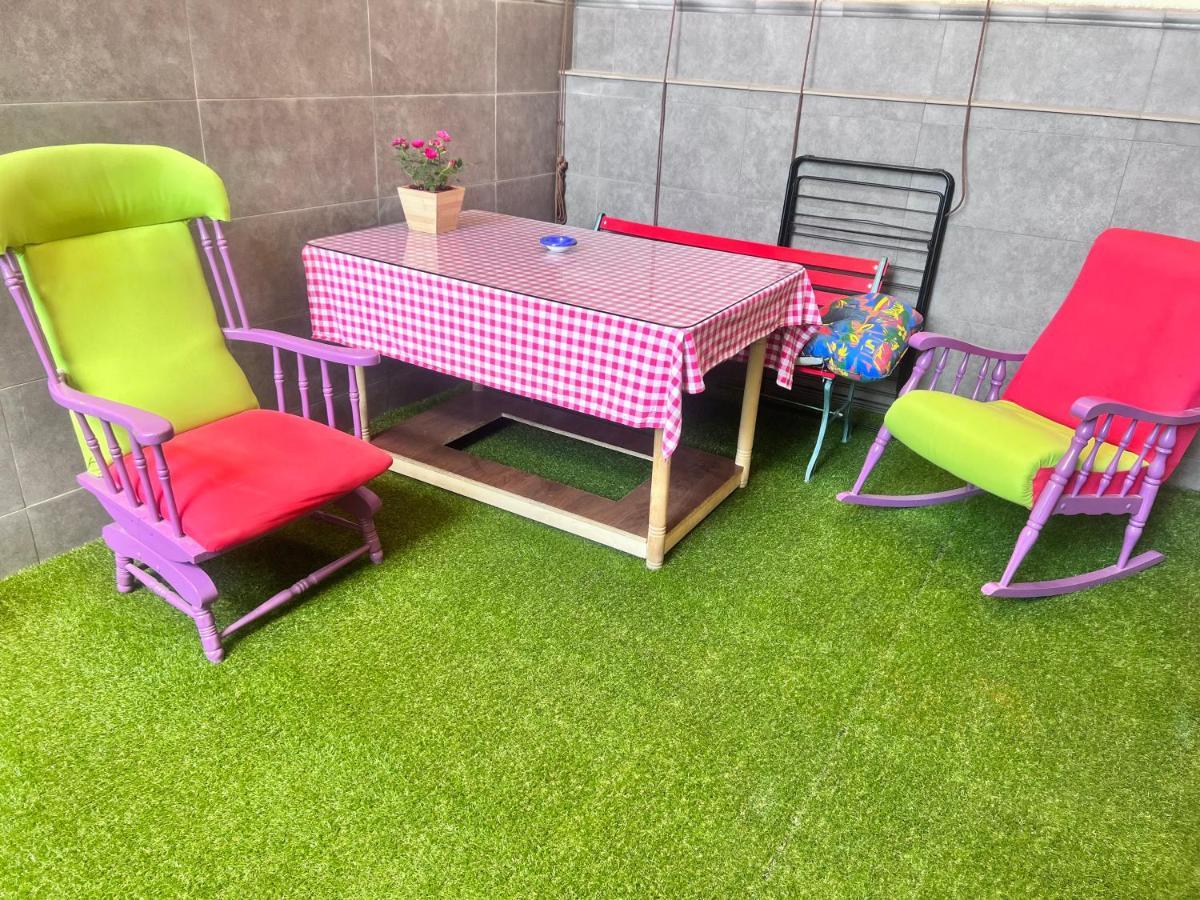 그라나다 Casa Ideal Familias Y Grupos Con Balcones Exterior Soleada Patios Cerca Alhambra, Sierra Nevada, Rio Genil, Lancha Del Genil, Parque Llano Y Reloj Del Sol Con Barbacoas, Campo De Futbol, Circuito Gimnasia 아파트 외부 사진