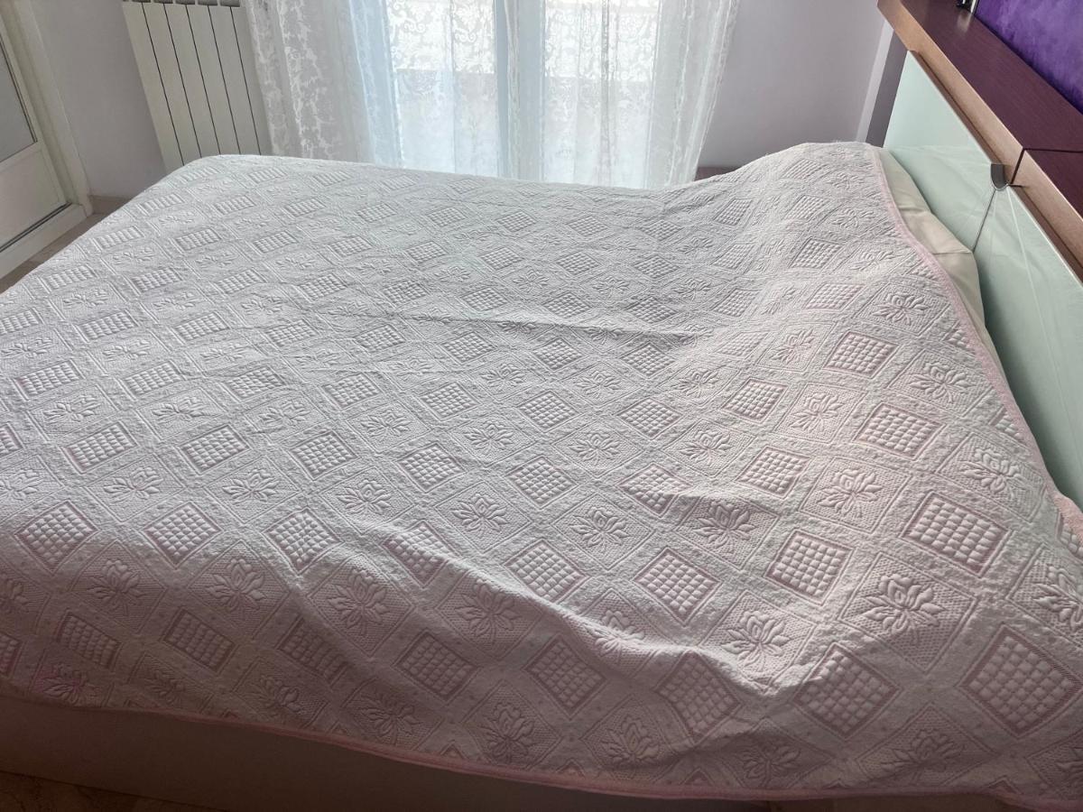 그라나다 Casa Ideal Familias Y Grupos Con Balcones Exterior Soleada Patios Cerca Alhambra, Sierra Nevada, Rio Genil, Lancha Del Genil, Parque Llano Y Reloj Del Sol Con Barbacoas, Campo De Futbol, Circuito Gimnasia 아파트 외부 사진