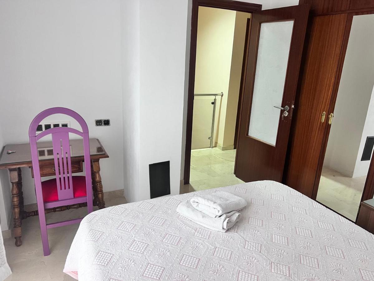그라나다 Casa Ideal Familias Y Grupos Con Balcones Exterior Soleada Patios Cerca Alhambra, Sierra Nevada, Rio Genil, Lancha Del Genil, Parque Llano Y Reloj Del Sol Con Barbacoas, Campo De Futbol, Circuito Gimnasia 아파트 외부 사진