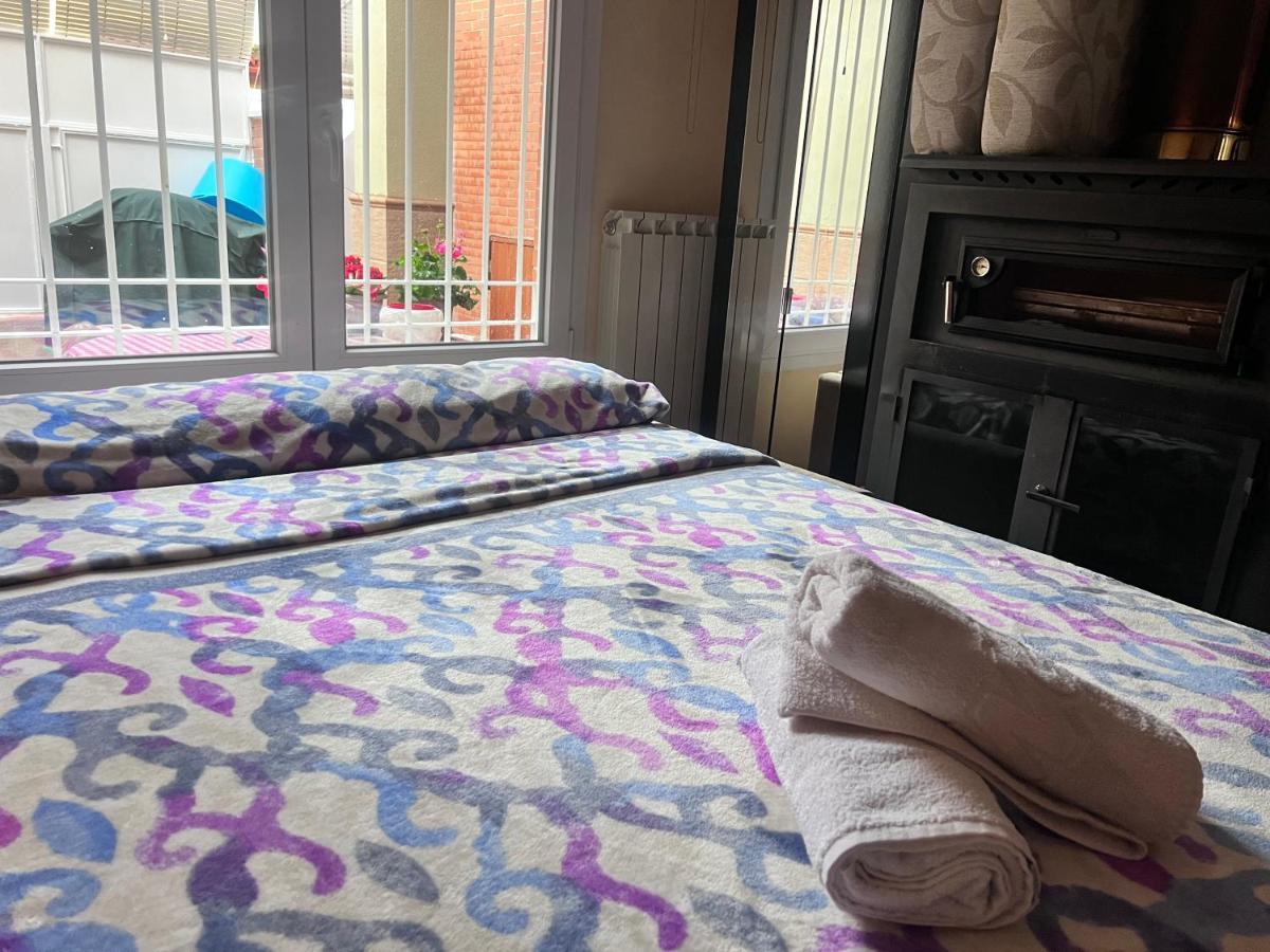 그라나다 Casa Ideal Familias Y Grupos Con Balcones Exterior Soleada Patios Cerca Alhambra, Sierra Nevada, Rio Genil, Lancha Del Genil, Parque Llano Y Reloj Del Sol Con Barbacoas, Campo De Futbol, Circuito Gimnasia 아파트 외부 사진