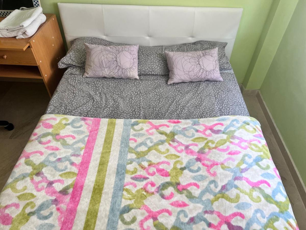 그라나다 Casa Ideal Familias Y Grupos Con Balcones Exterior Soleada Patios Cerca Alhambra, Sierra Nevada, Rio Genil, Lancha Del Genil, Parque Llano Y Reloj Del Sol Con Barbacoas, Campo De Futbol, Circuito Gimnasia 아파트 외부 사진