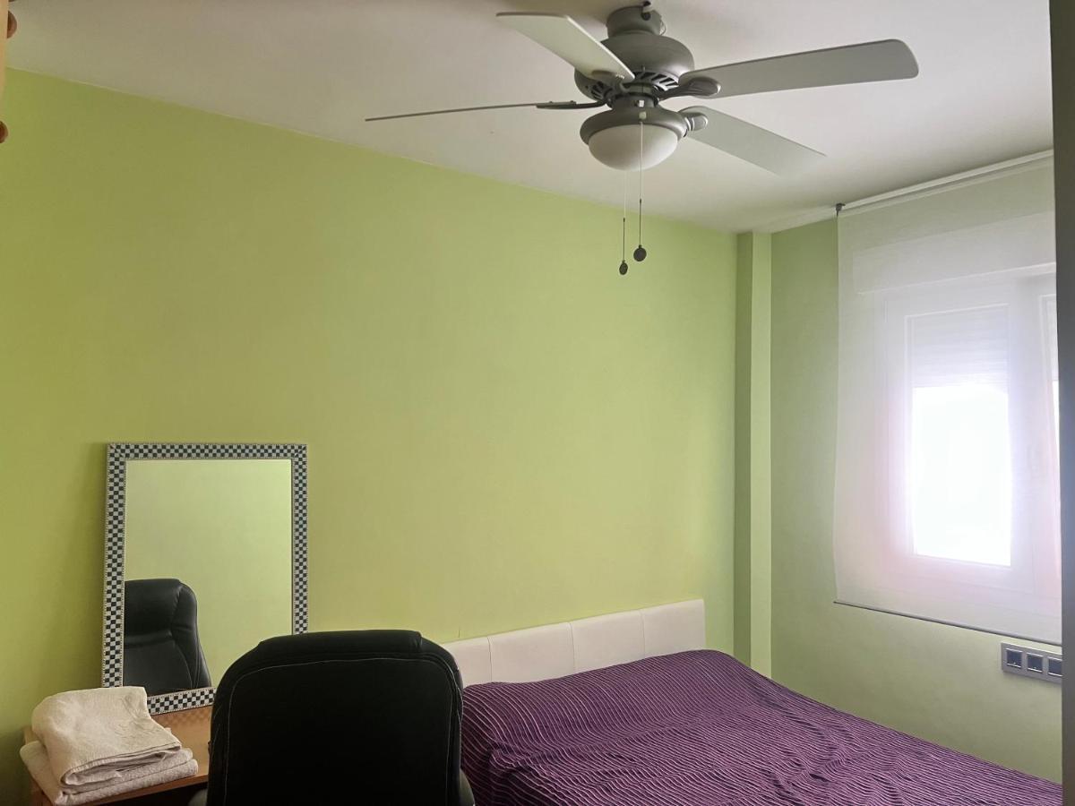 그라나다 Casa Ideal Familias Y Grupos Con Balcones Exterior Soleada Patios Cerca Alhambra, Sierra Nevada, Rio Genil, Lancha Del Genil, Parque Llano Y Reloj Del Sol Con Barbacoas, Campo De Futbol, Circuito Gimnasia 아파트 외부 사진